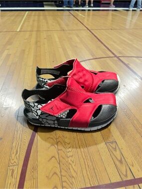 Jordan Flare Sandal Giraffe  CI7850-610 Red Black Size 7C Jump Man 23